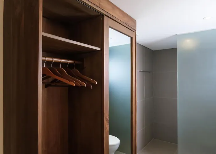 Sunset Loft Seminyak, Bali شقة فندقية 3*